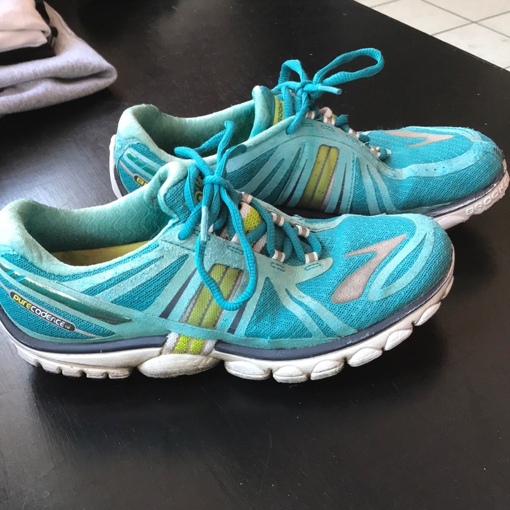 Brooks Running Shoes || pure cadence teal-green